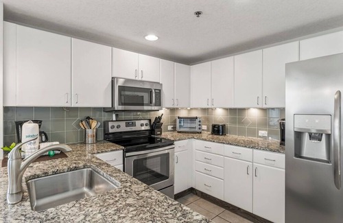 Panama City Beach Condo | Grand Panama 1601 "Sunset Point" Gulf Front West Corner. Views for Miles. 3Br