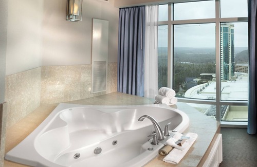Mashantucket Hotel | Grand Pequot Tower at Foxwoods