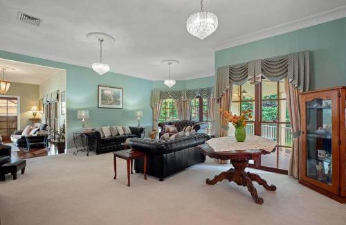 Balmoral Ridge House | Grand Queenslander for Large Groups 5 mins to Maleny and Montville