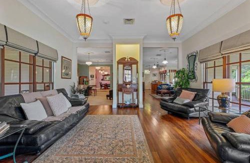 Balmoral Ridge House | Grand Queenslander for Large Groups 5 mins to Maleny and Montville