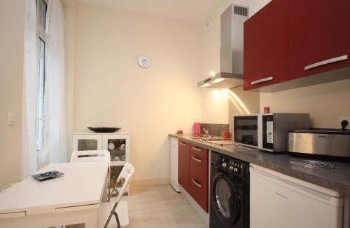 Mont-Dore Apartment | Grand Studio 27m² avec Balcon en Hyper Centre, Proche Thermes et Commodités - FR-1-608-139