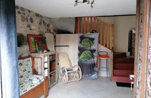 Busseol Apartment | Grand studio avec vu sur château
