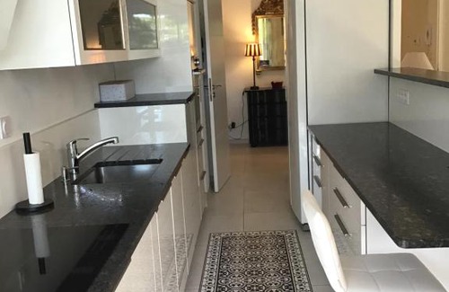 Couronne Urbaine Apartment | Grand T2 5min du centre historique D'Aix en Provence