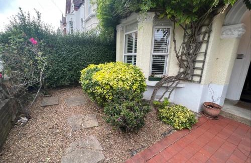 Thurlow Park House | Grand Tulse Hill Villa