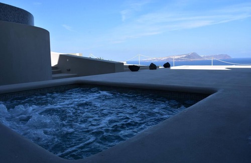 Akrotiri Villa | Grand Villa 2 with private heated pool