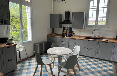 Isles-les-Meldeuses House | Grande Maison de 370m2, Proche Disney/Paris
