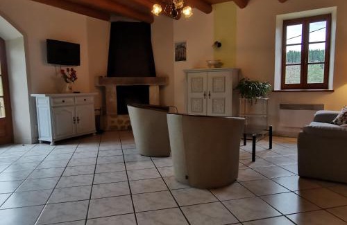 Allegre House | Grande maison en pierres avec jardin, proche d'un bourg médiéval, animaux acceptés - FR-1-582-161