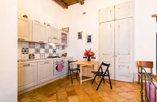Rione Duomo Apartment | GRANDMA LELLA'S HOUSE 1Traditional studio apartment in the historic center