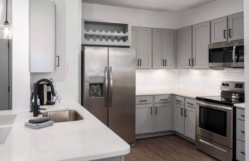Crestline Heights Apartment | Grandview Getaway:Apartment with Amazing Amenities