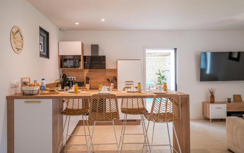 Parigne-lʼEveque House | Grange de Clyna-Piscine & Spa à 10 min du circuit