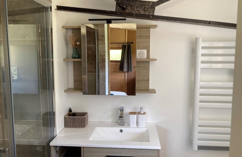 Saint-Jean-de-Cole Hotel | Grange de la Côle, 2 comfortable rooms in a renovated, rustic barn.