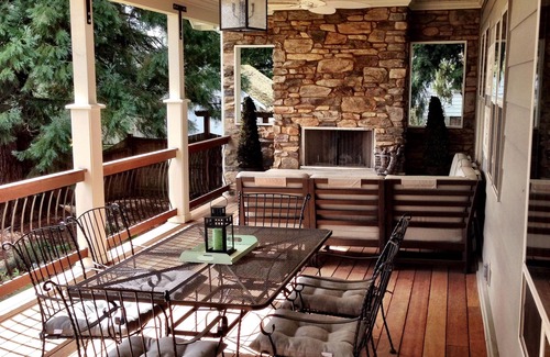 Carlton House | Grant Street - A Carlton Wine Country Home