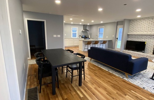 Granville House | Granville Guesthouse - 3 miles south of Charming Granville