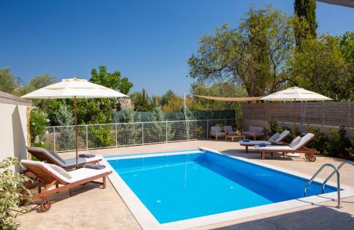 Apolpaina Villa | Grappolo Lefkada Villas - Villa Vertzami just 2 km from Lefkada town