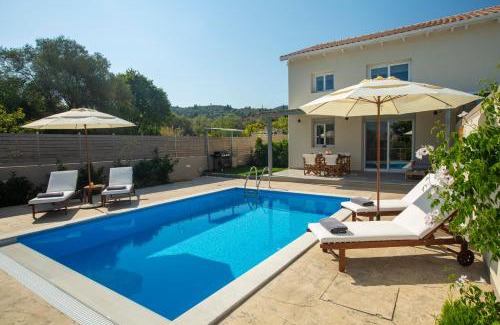 Apolpaina Villa | Grappolo Lefkada Villas - Villa Vertzami just 2 km from Lefkada town