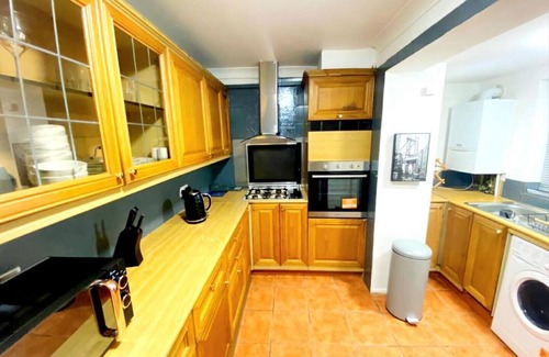 Gravesend Apartment | Gravesend 2 Bedroom Spacious Stylish Apartment - Sleeps upto 6 - 2
