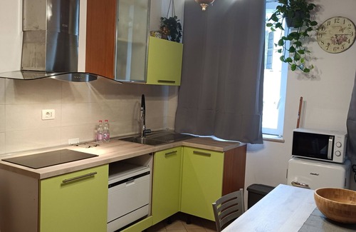 San Michele Apartment | Grazioso Appartamento Casa Rosa Amelia .con Grande Parcheggio Libero a 20 m