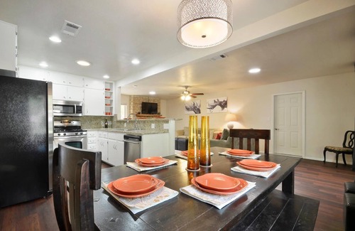 North Austin Civic Association House | GREAT 3 bed 2 bath home! Central Austin with large yard!