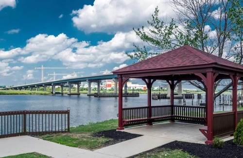 Secaucus House | Great Amenities & Convenient Location! Parking!