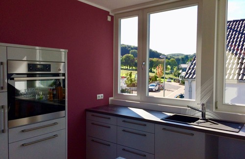 Wachtberg Apartment | Great apartment with a large sun balcony and a view of the Siebengebirge