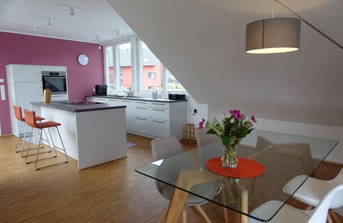 Wachtberg Apartment | Great apartment with a large sun balcony and a view of the Siebengebirge