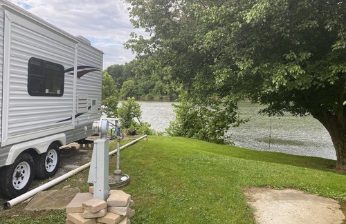 Radford RV Rental | Great camper on the New River
