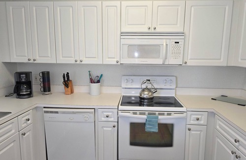 Lake Magdalene Condo | Great Condo Close To Busch Gardens!