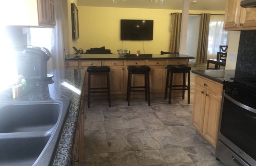 Granada Hills South House | Great family house, near lots activity and fun to keep you occupied