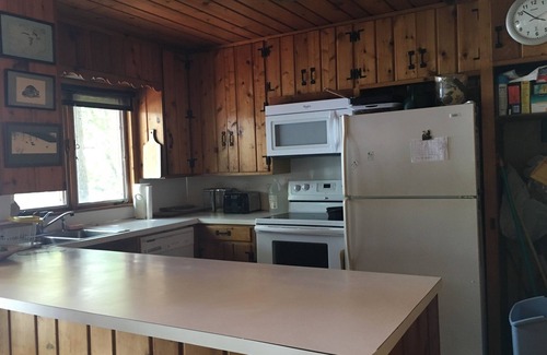 Osceola Cabin | Great fishing & sunset views, lakeside cabins joined by porch. 1 hour from TC