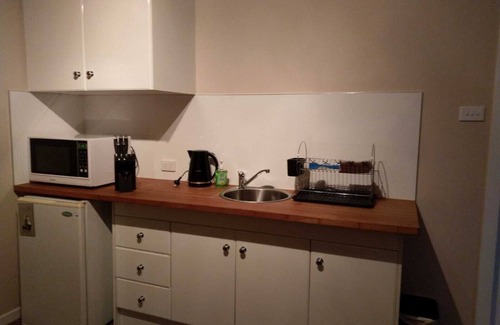 Cessnock Apartment | Great for couples + walk to cellar doors