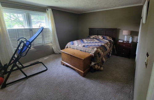 Orange Prairie House | Great for families, near hospital, mins from downtown, Cat offices, restaurants