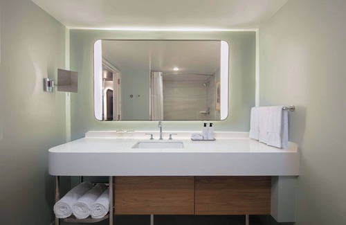 Flagami Hotel | Great for Family Vacation, 2 Amazing Units, Pet Friendly & Free Airport Shuttle