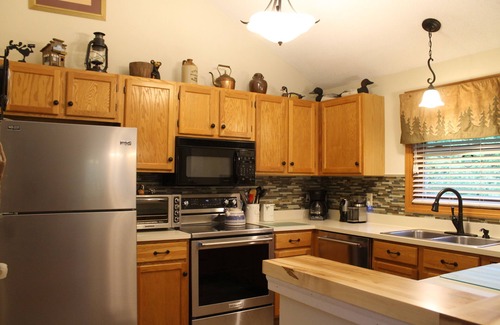 Lincoln House | GREAT GAME ROOM-A/C, POOLS, HOT TUB, 5BEDROOMS 11 BEDS 3+BATHS nALSOPROP#3482134