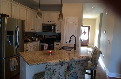 Oxford House | GREAT HOME FOR FOOTBALL GAMES AND GRADUATION! 5 MILES FROM SQUARE AND CAMPUS!