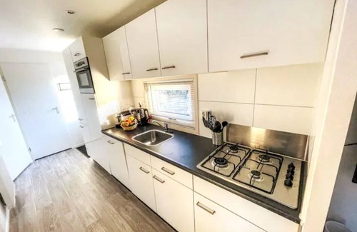 Schaarsbergen Ski Chalet | Great little house next to the forest and still close to Arnhem. High ratings!