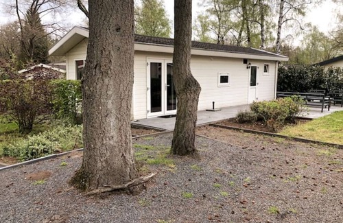 Schaarsbergen Ski Chalet | Great little house next to the forest and still close to Arnhem. High ratings!
