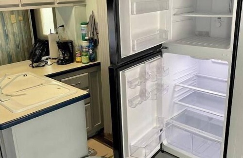 Steinhatchee House | Great Location! 1 bedroom camper with amenities