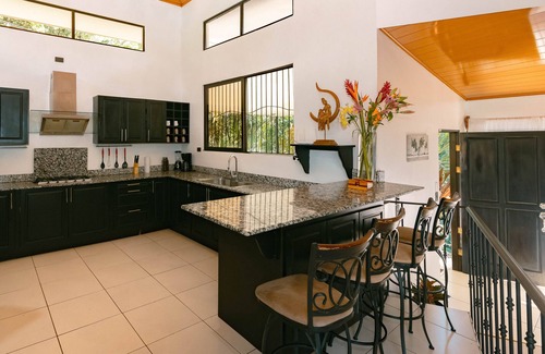 El Cerro House | Great location, fully equipped house with great views