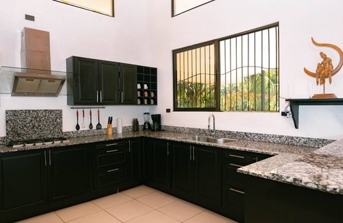 El Cerro House | Great location, fully equipped house with great views