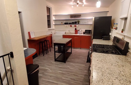Davenport House | Great Location Great Value! 4 bedroom 2 full bath home in East Village