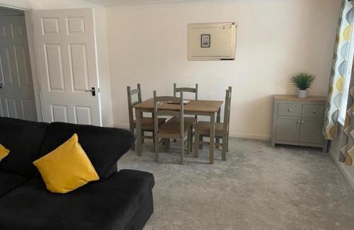 Broughty Ferry Apartment | Great Location, large 1 bed flat with parking