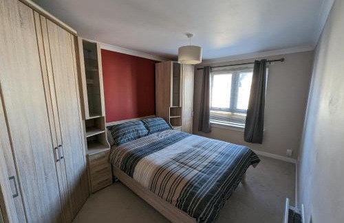Broughty Ferry Apartment | Great Location, large 1 bed flat with parking