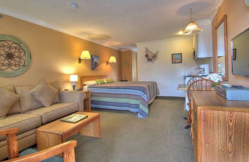 Ogunquit - Wells Hotel | Great location near beaches, shopping and restaurants