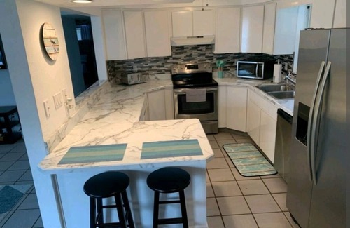 Pinellas Point House | Great Location w/Heated Pool with beautiful outdoor patio/bar area!
