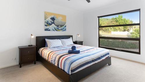 Goolwa Beach House | Great Ness Beach House - 10 Person Spa - Pet-Friendly - Netflix - Linen included