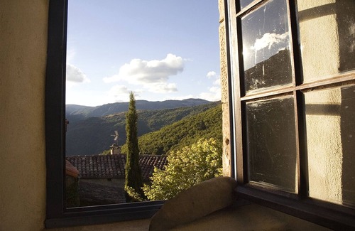 Bez-et-Esparon House | Great Old Bastide: A Magical Gathering Getaway in a Perched Hamlet with Views