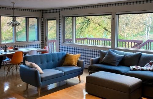 Woodstock House | Great Pond Retreat