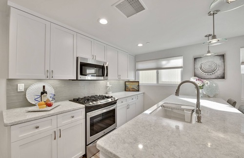 South Mission Beach House | Great Rates at Sun Drenched Coastal Modern Couple's Retreat Steps from the Sand!