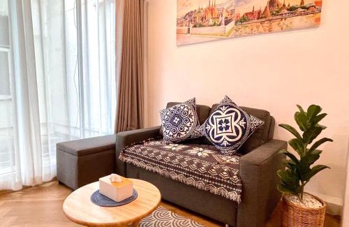 Talat Yot Apartment | Great relaxing in oldtown, Entire floor, near Grand Palace