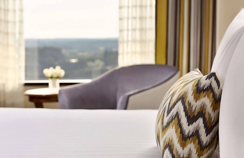 Gwinnett Place Resort | Great Relaxing Overnight Stay! Awesome unit. Near Pirates Cove Adventure Golf